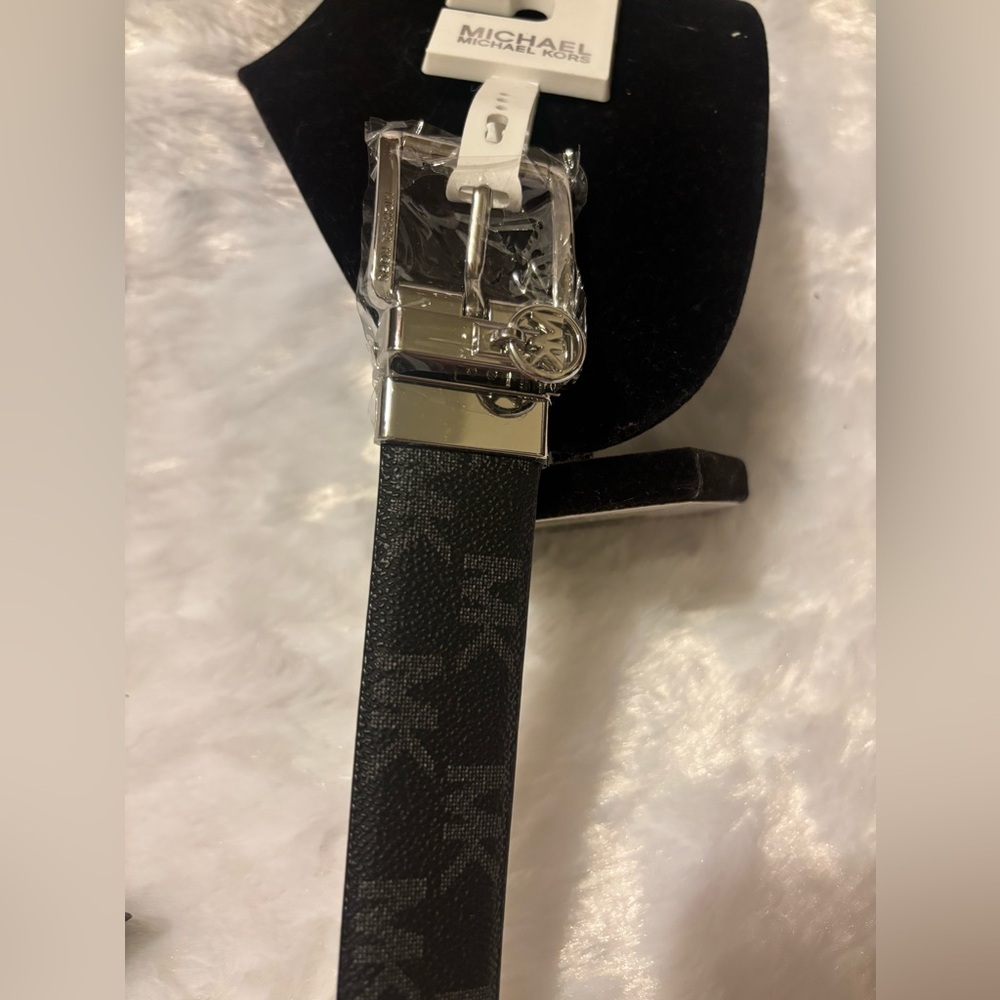 Michael Kors Silver Buckle Black Belt - Picture 2 of 4
